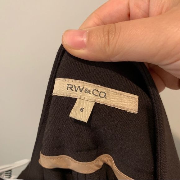 Brown RW&Co. Capris Size 6 - Picture 4 of 8